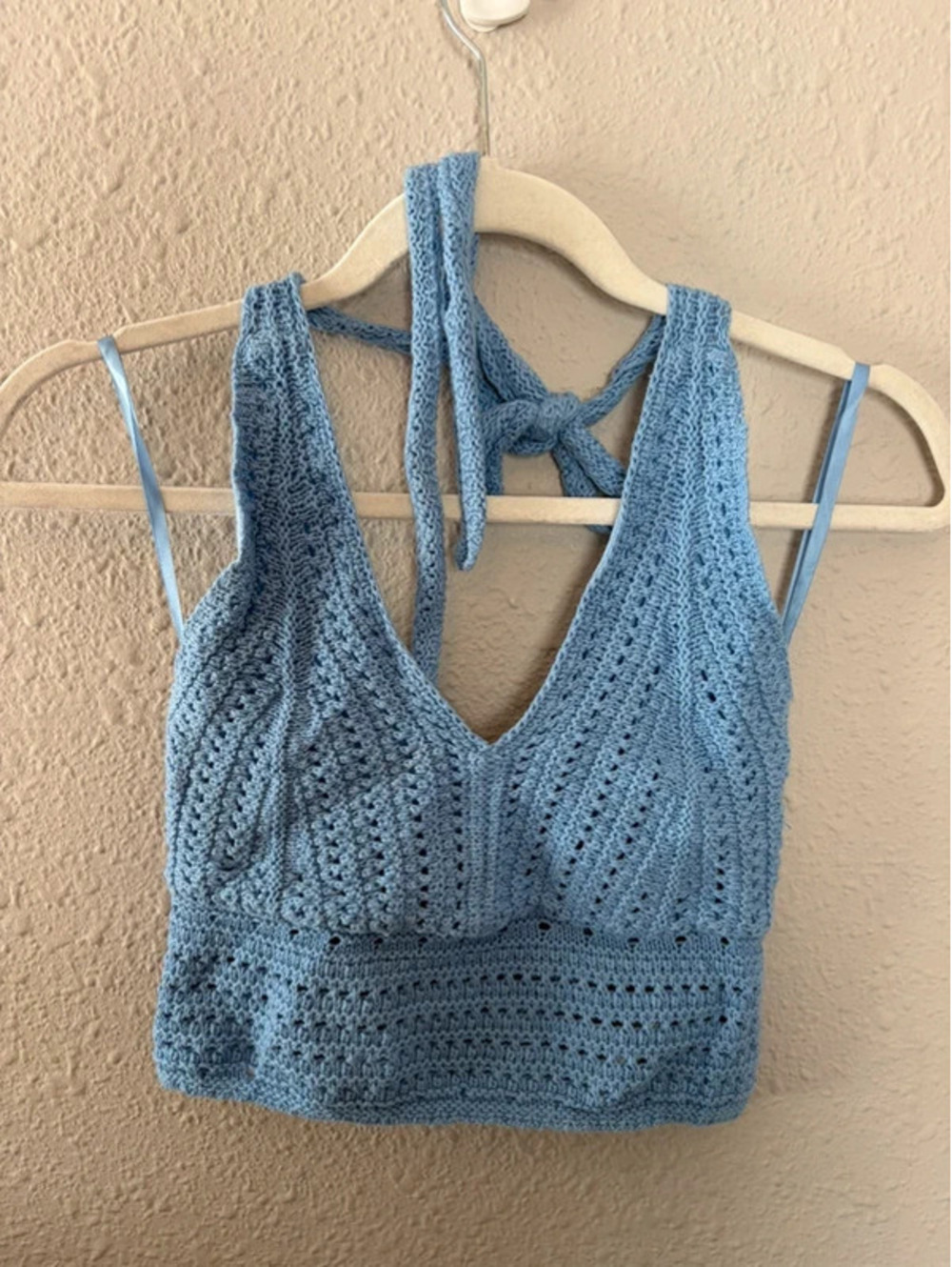 Hollister blue crochet cropped halter top size XS